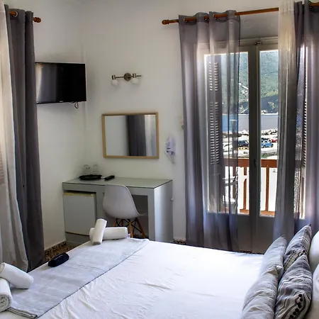 Georgios L 2* Skopelos Town