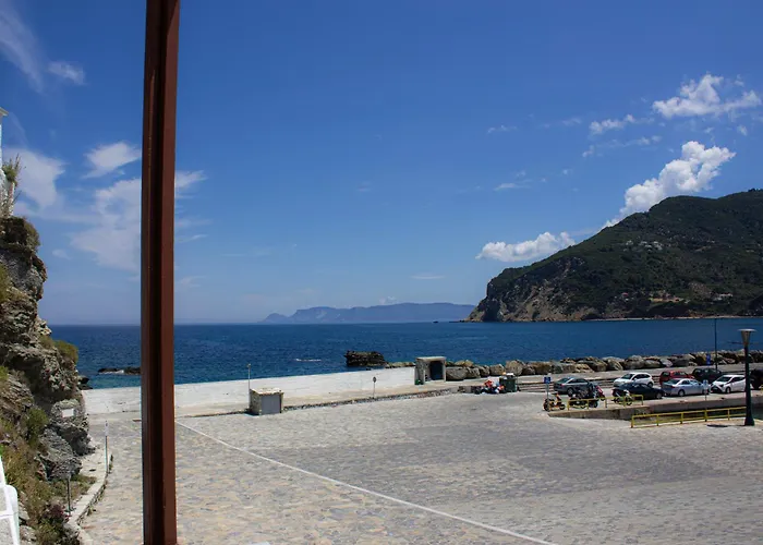 Georgios L 2* Skopelos Town